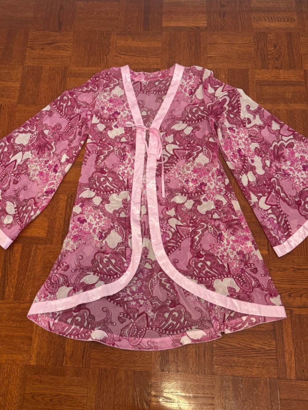 Pink Paisley Robe - Picture 4 of 5